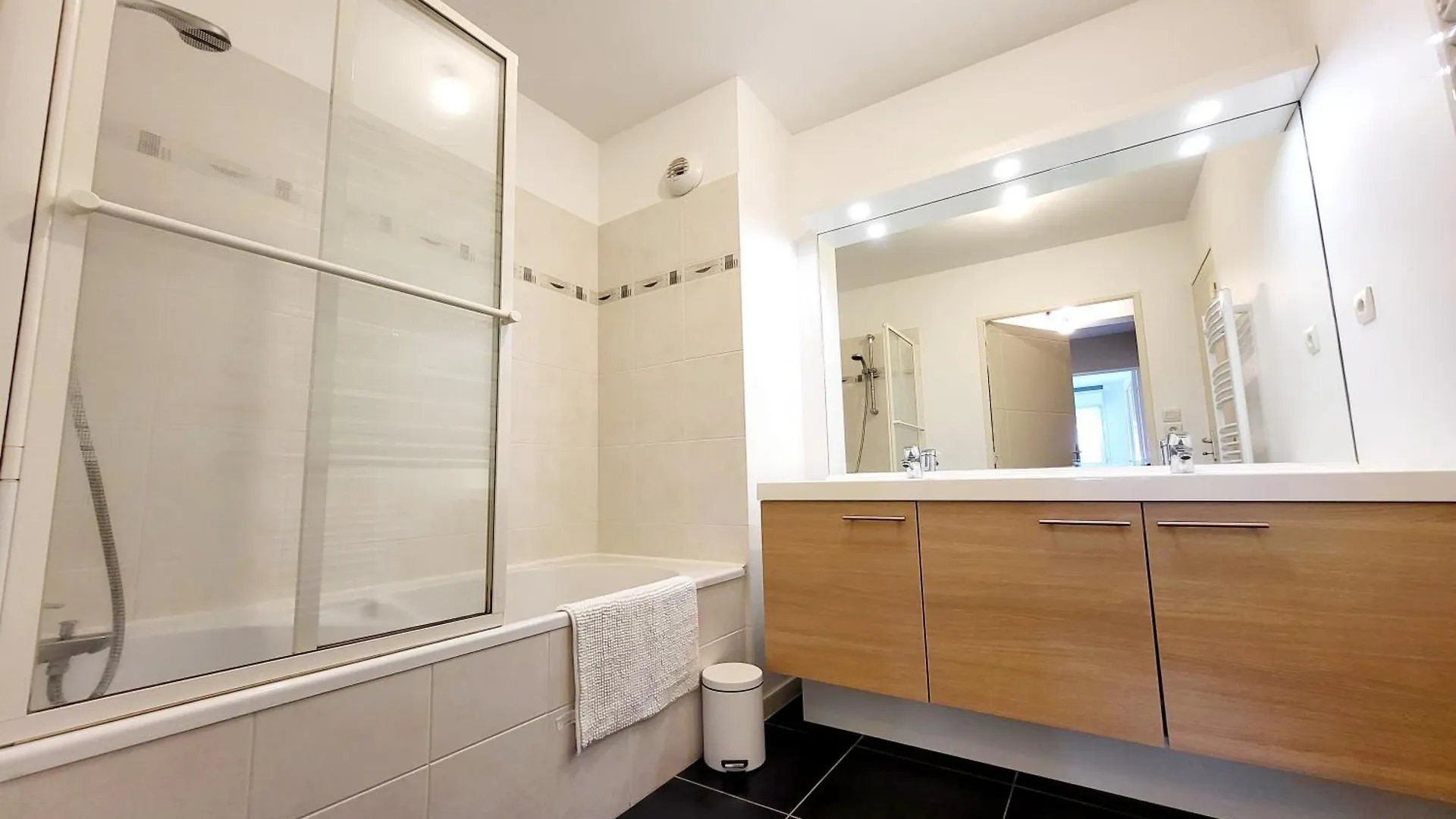Διαμέρισμα App. Neuf Terrasse Residence Calme A Vannes Centre